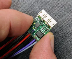 SCD 2022 Slottechnik Carrera Chip with wander lead optic.
